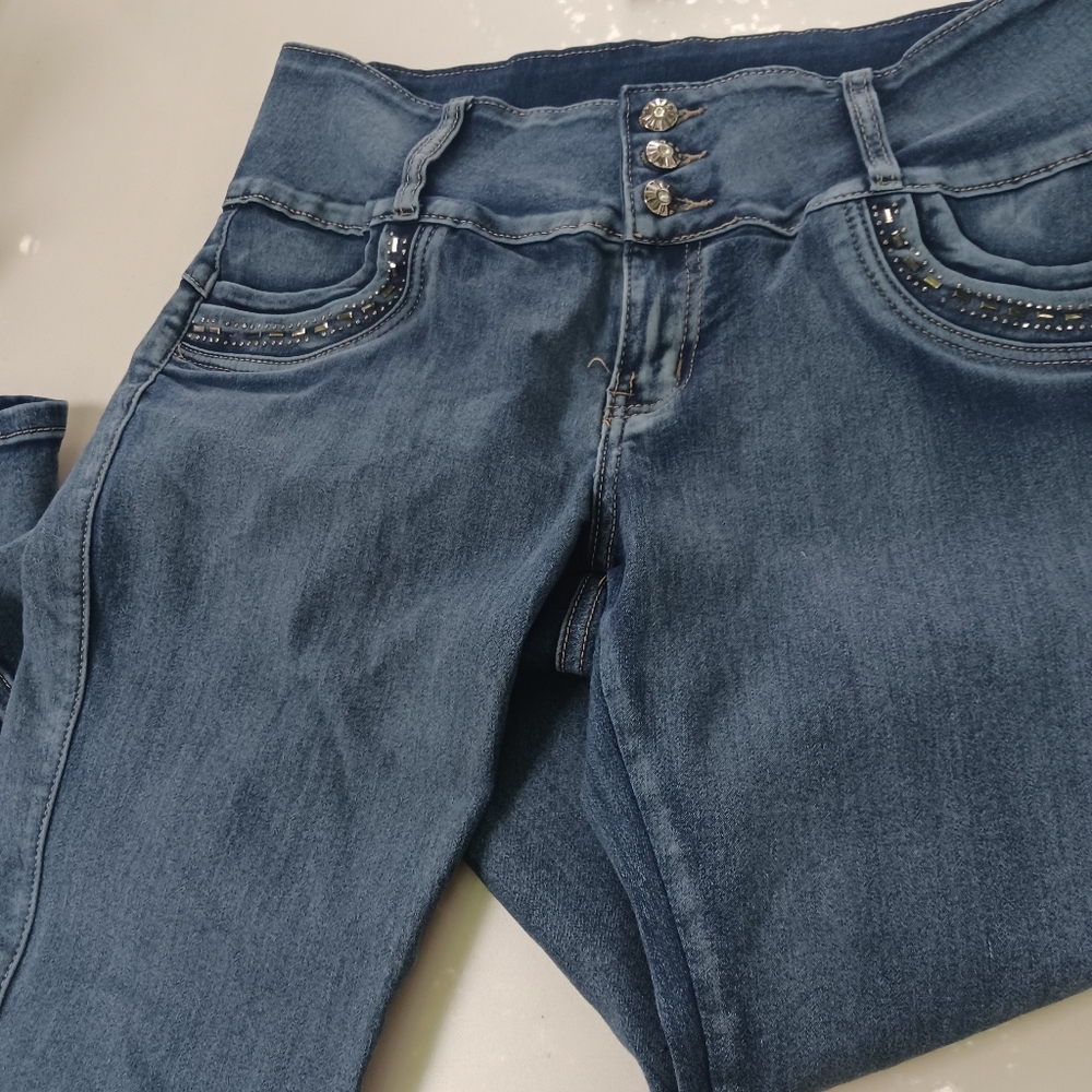 Tush Push Jean's Sequins Rhines and embroidery slim fit jeans size 13